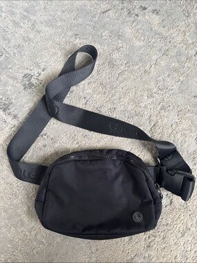 Lole Black Men's Waist / Crossbody Belt Bag